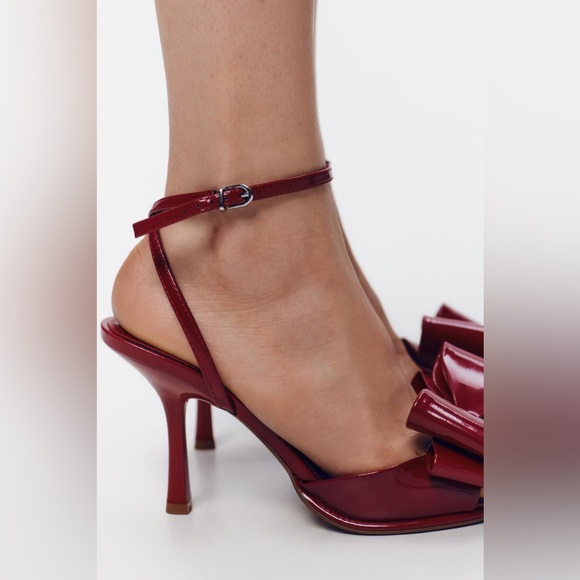 Zara PATENT EFFECT BOW SANDALS - Strawberry Red size 39 or size 8 only worn once - Picture 3 of 8